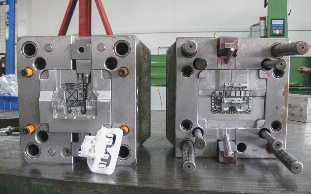 Plastic Injection Mold Creation 2