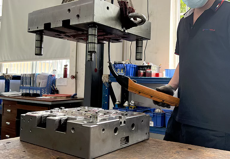 predictive maintenance for molds